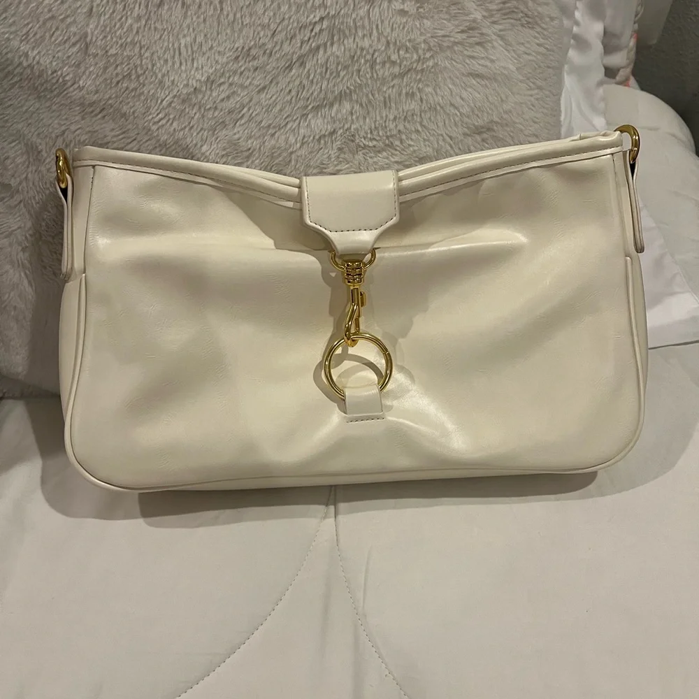 Spacious cream and gold purse with detachable strap. Never used! - Picture 4 of 5
